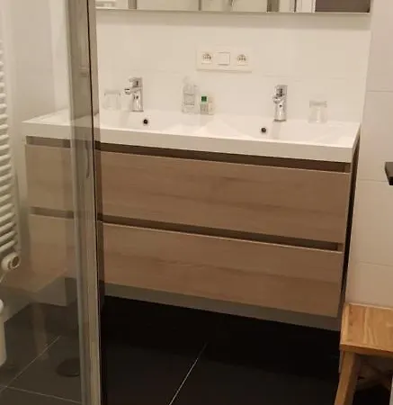 Nieuwbouw Lippenslaan - 6 Personen - 2 Slaapkamers - Wifi * קנוקה-הייסט